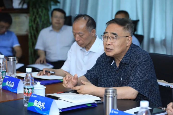 中国工程院院士、天津中医药大学名誉校长张伯礼现场发言